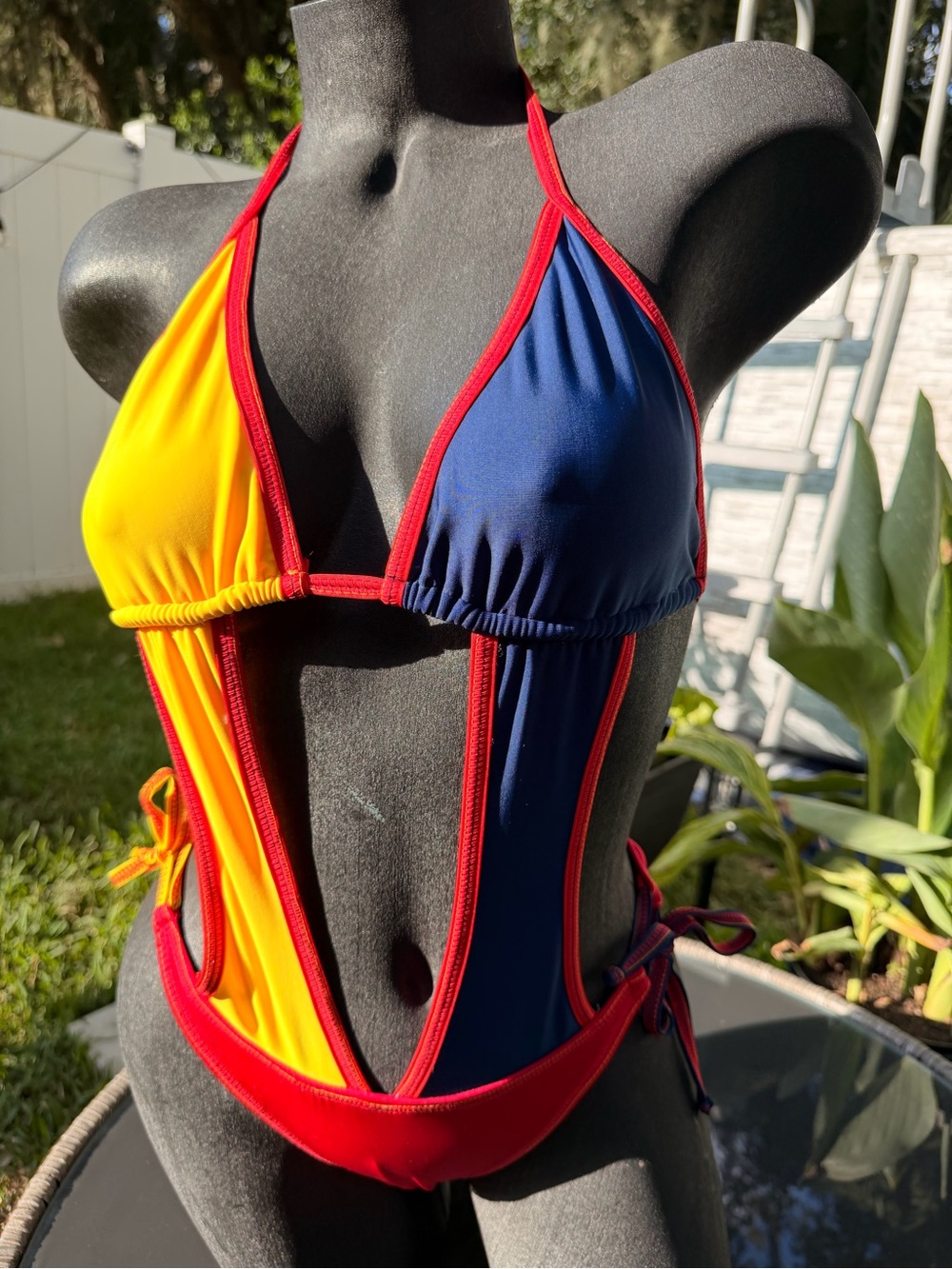 Color me Monokini